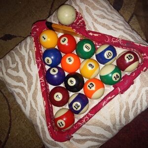 Pool balls 25$